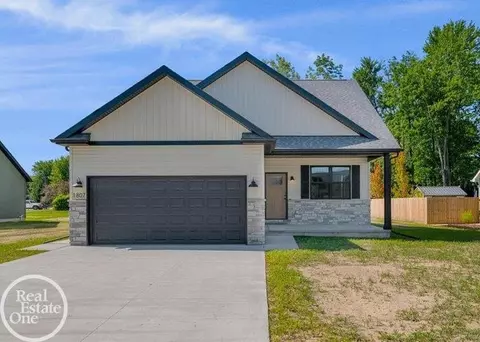 1807 Riley, Saint Clair, MI 48079