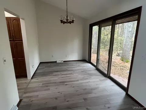 1067 Riverview, Ishpeming, MI 49849 photo 2