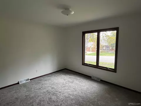 1067 Riverview, Ishpeming, MI 49849 photo 4