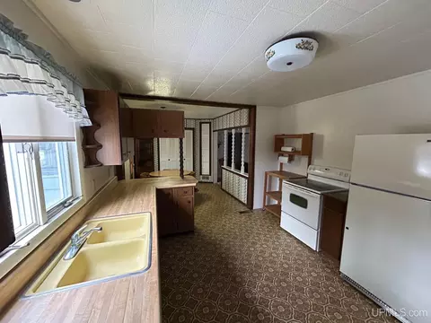 618 E, Iron Mountain, MI 49801 photo 5