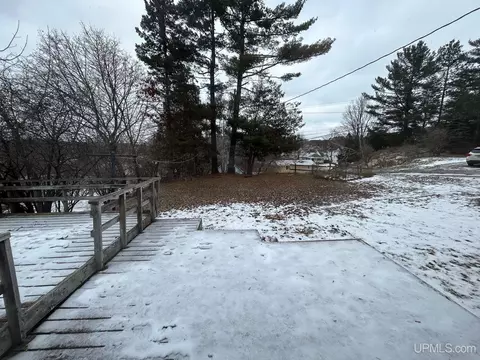 618 E, Iron Mountain, MI 49801 photo 14