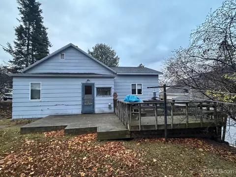 618 E, Iron Mountain, MI 49801 photo 13