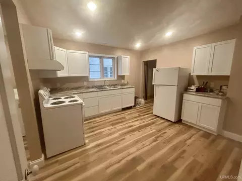 301 E Chocolay, Munising, MI 49862 photo 5