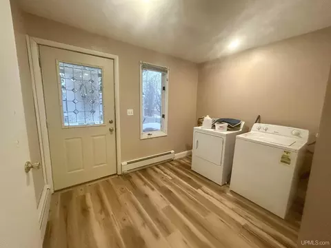 301 E Chocolay, Munising, MI 49862 photo 9