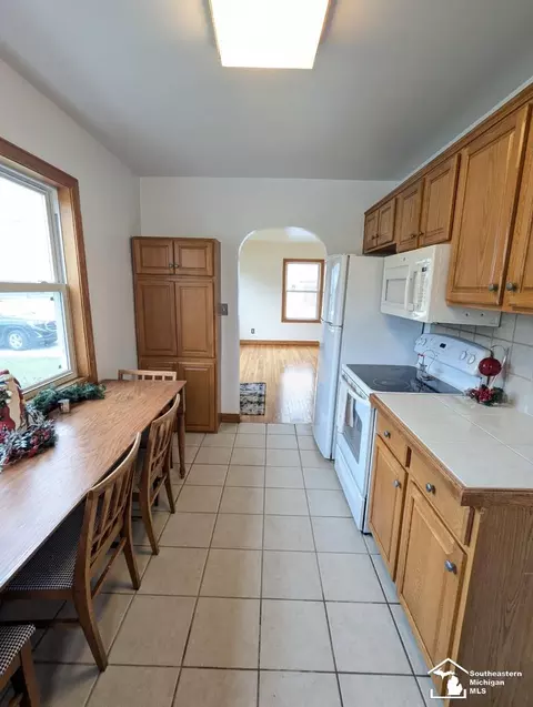 Kitchen - 311 Huber, Monroe, MI 48162 photo 3 of 4