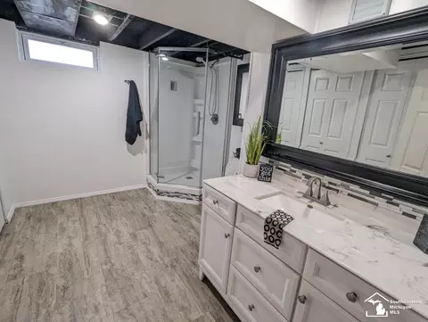 Bath - 311 Huber, Monroe, MI 48162 photo 2 of 4