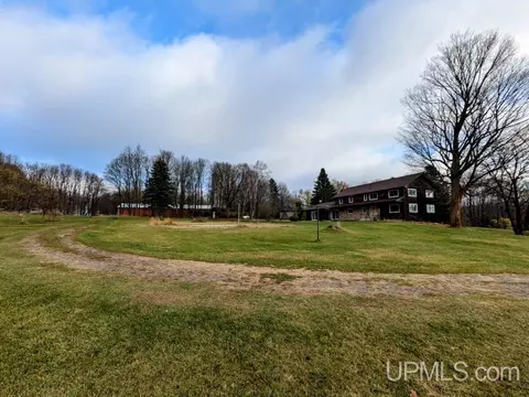 206 Ranch, Iron River, MI 49935