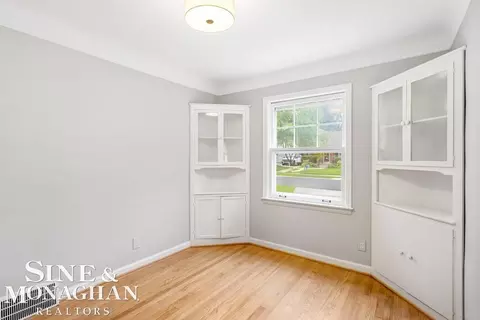 1817 Roslyn, Grosse Pointe Woods, MI 48236 photo 8