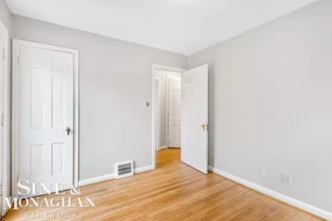 1817 Roslyn, Grosse Pointe Woods, MI 48236 photo 13
