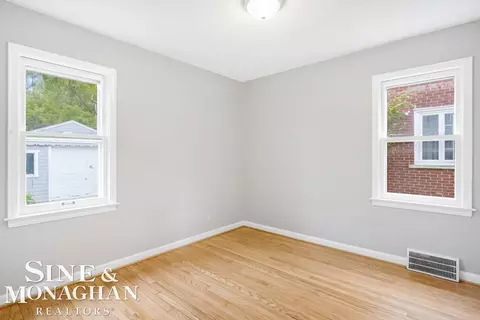 1817 Roslyn, Grosse Pointe Woods, MI 48236 photo 14