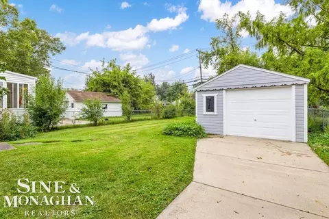 1817 Roslyn, Grosse Pointe Woods, MI 48236 photo 22