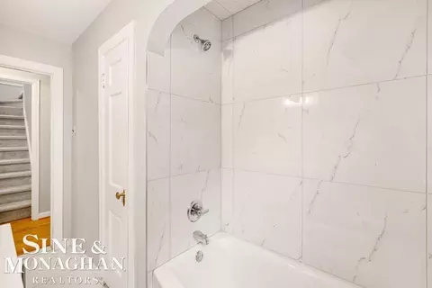 1817 Roslyn, Grosse Pointe Woods, MI 48236 photo 11
