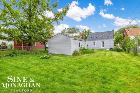 1817 Roslyn, Grosse Pointe Woods, MI 48236 photo 23