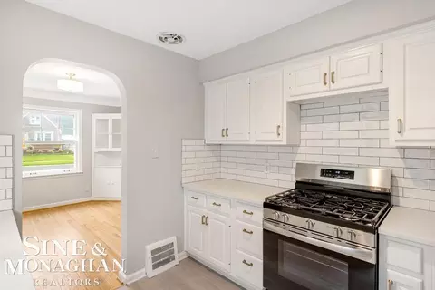 1817 Roslyn, Grosse Pointe Woods, MI 48236 photo 7