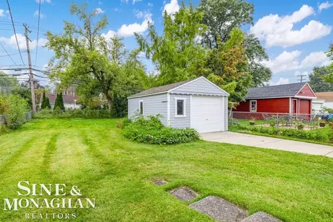 1817 Roslyn, Grosse Pointe Woods, MI 48236 photo 21