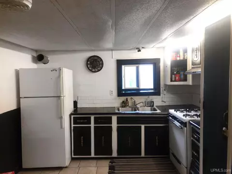 35 Grand, L'anse, MI 49946 photo 5