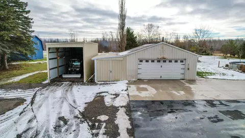 274 E Mckimmy, Gladwin, MI 48624 photo 44