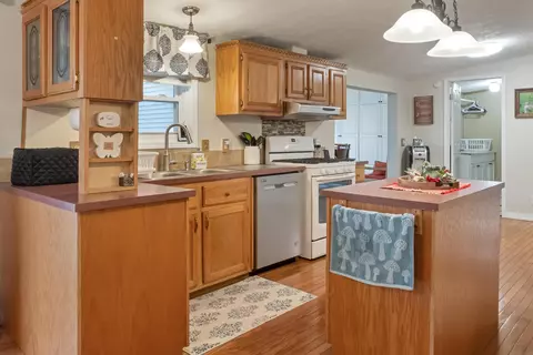 274 E Mckimmy, Gladwin, MI 48624 photo 14