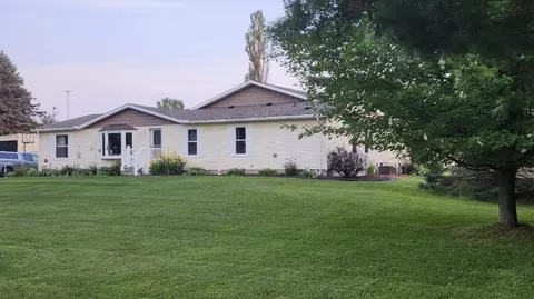 274 E Mckimmy, Gladwin, MI 48624 photo 6