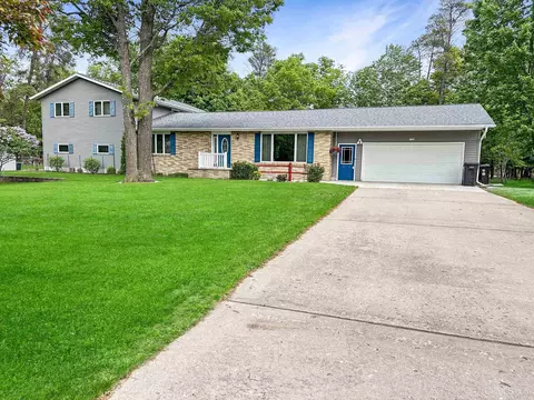 7580 S Lake Bluff 05, Gladstone, MI 49837