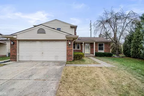 47447 Royal, Macomb, MI 48044 photo 3