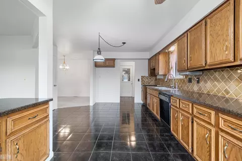 47447 Royal, Macomb, MI 48044 photo 17