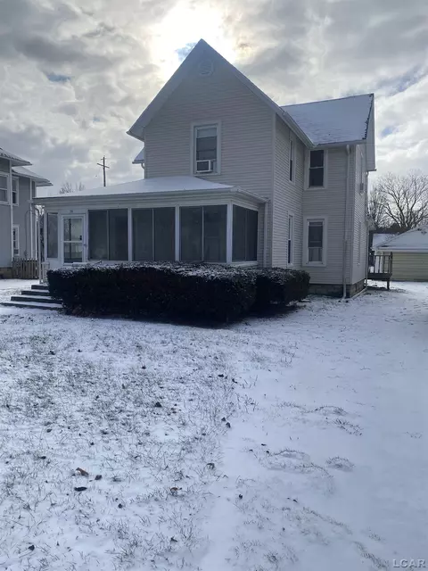 218 White, Blissfield, MI 49228