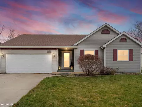 5389 Tall Oaks, Grand Blanc, MI 48507