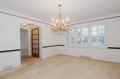 19875 E Ida, Grosse Pointe Woods, MI 48236 photo 12