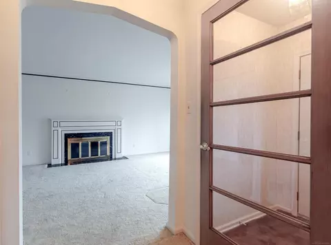 19875 E Ida, Grosse Pointe Woods, MI 48236 photo 4