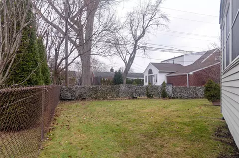 19875 E Ida, Grosse Pointe Woods, MI 48236 photo 53