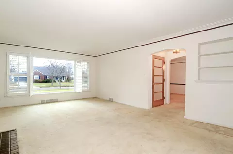 19875 E Ida, Grosse Pointe Woods, MI 48236 photo 9