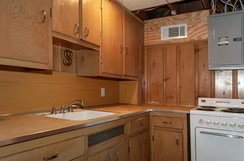19875 E Ida, Grosse Pointe Woods, MI 48236 photo 47