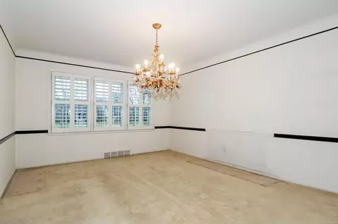 19875 E Ida, Grosse Pointe Woods, MI 48236 photo 11