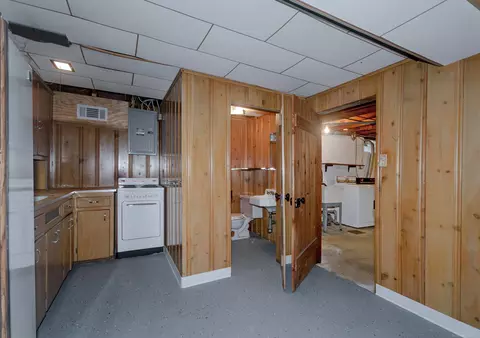 19875 E Ida, Grosse Pointe Woods, MI 48236 photo 45