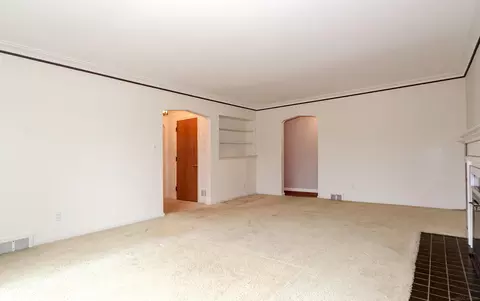 19875 E Ida, Grosse Pointe Woods, MI 48236 photo 8