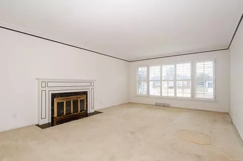 19875 E Ida, Grosse Pointe Woods, MI 48236 photo 6