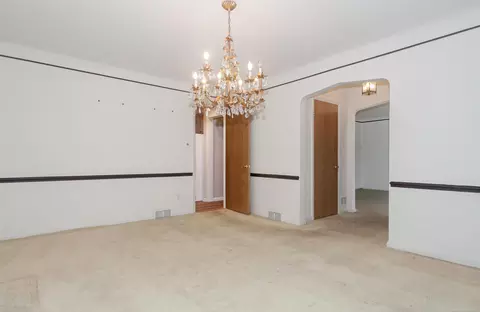 19875 E Ida, Grosse Pointe Woods, MI 48236 photo 13
