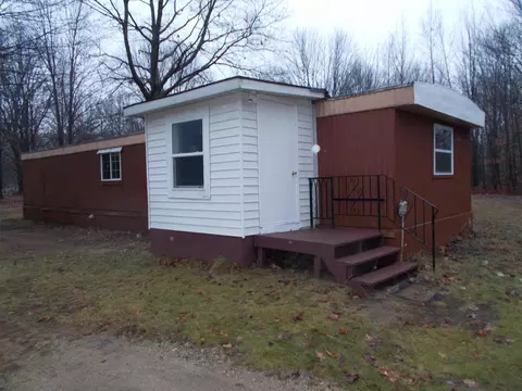 5685 W Short, Shepherd, MI 48883 photo 2