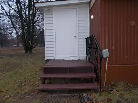 5685 W Short, Shepherd, MI 48883 photo 3