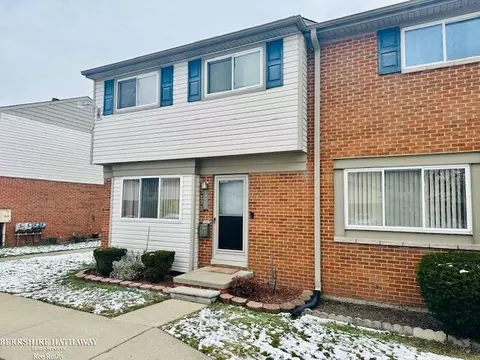 25600 Salem, Roseville, MI 48066