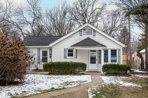 1060 Voorheis, Waterford, MI 48328