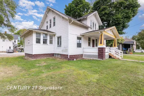 805 S Douglas #805 1/2 DOUGLAS, Mount Pleasant, MI 48858