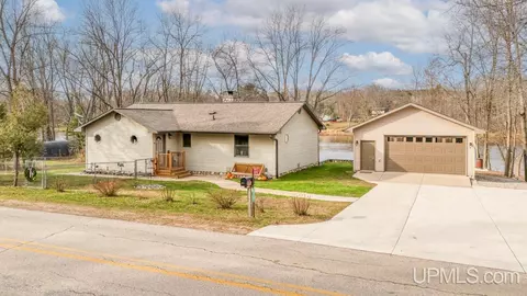 n2417 River Drive, Wallace, MI 49893