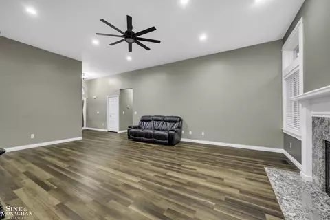 Living - 49907 St John, Macomb, MI 48044 photo 4 of 4