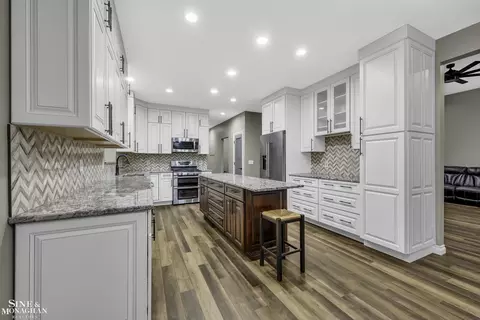 Kitchen - 49907 St John, Macomb, MI 48044 photo 5 of 5