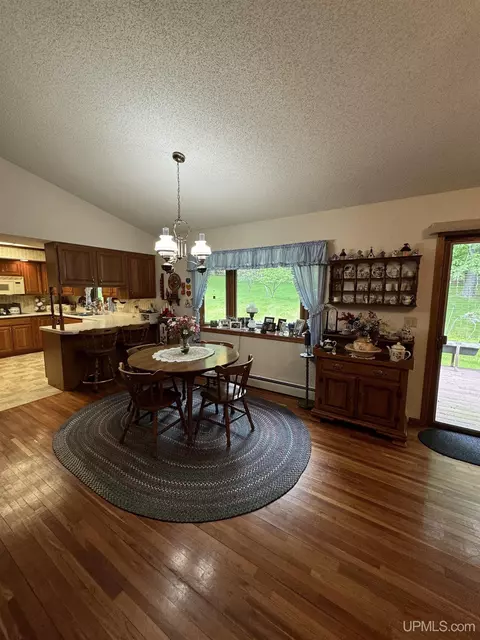 w5940 Springview Drive, Norway, MI 49870 photo 3