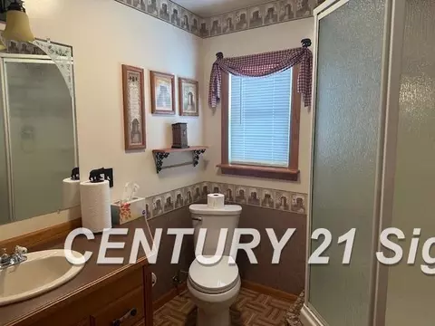 Bath - 8522 Gilbert, Standish, MI 48658 photo 1 of 1