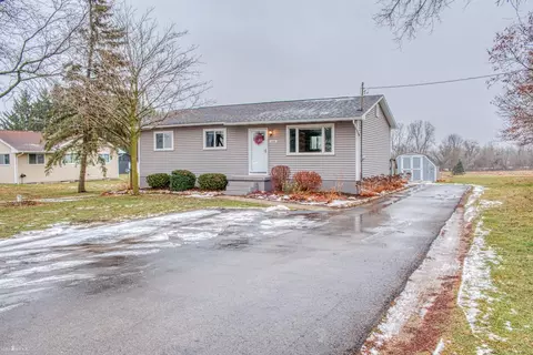 1805 Parmenter, Corunna, MI 48817
