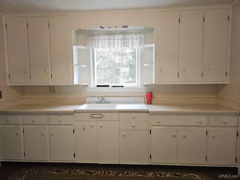 401 Ruby St, Iron River, MI 49935 photo 7